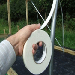 Mousse adhésive anti-chaleur pour arceaux de serre tunnel 2cm x 8m Green Protect