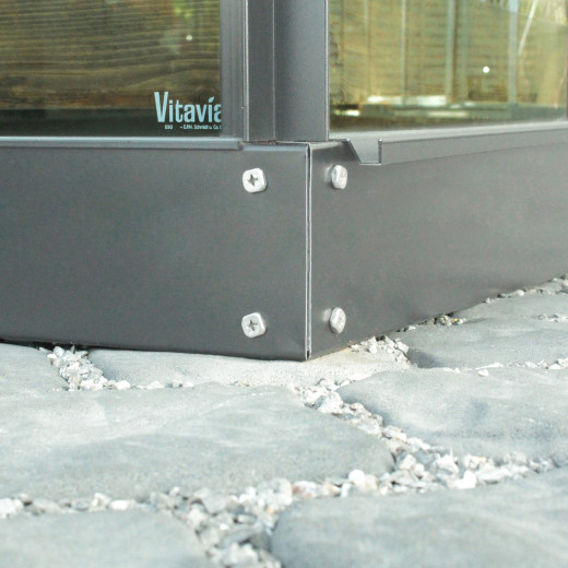 Embase en acier noir pour les serres de jardin 5m² de Vitavia